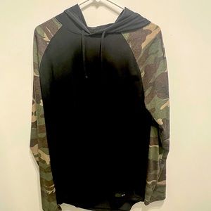 Mens Oakley long sleeve tshirt with  hoodie